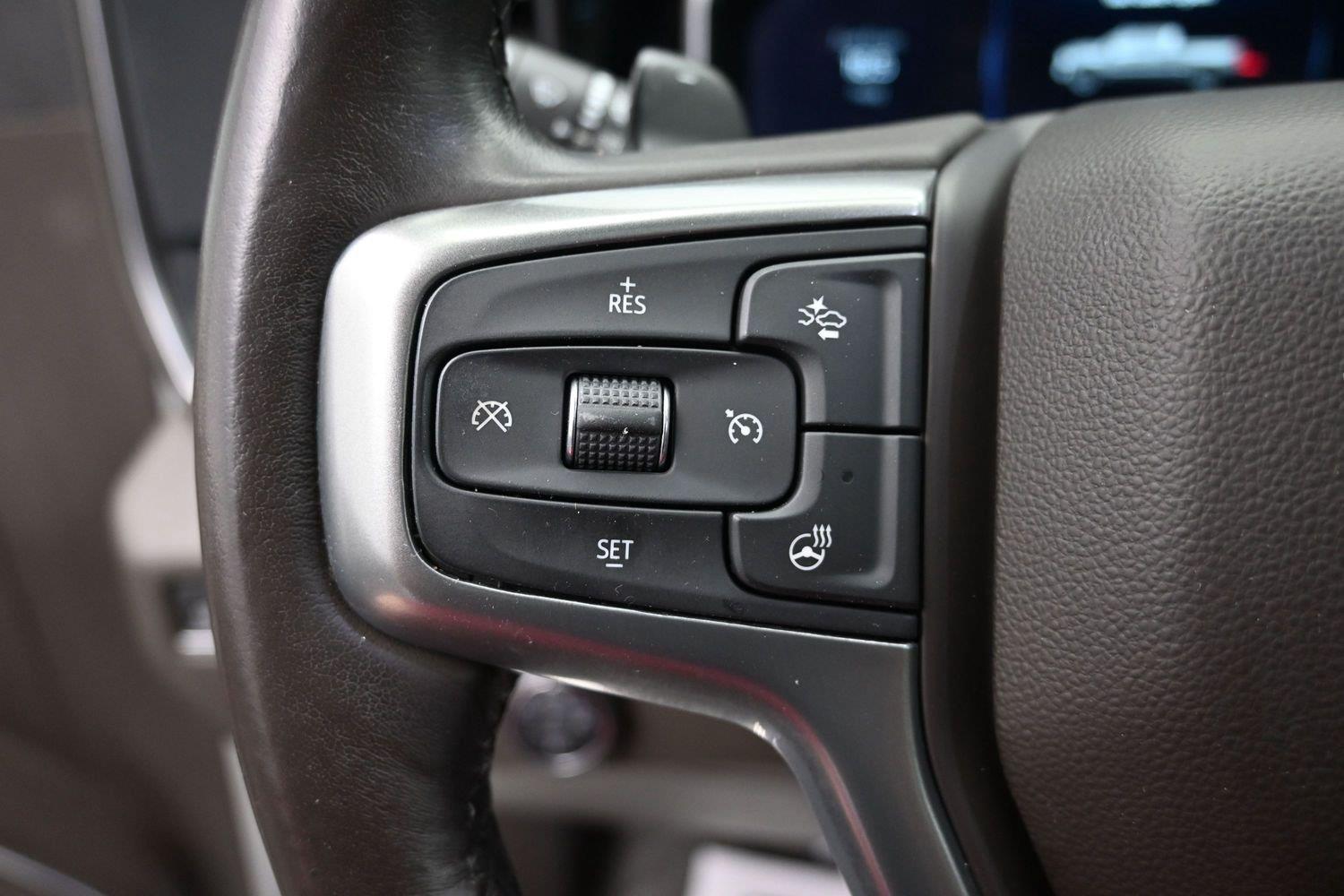 Used 2023 WHITE CHEVROLET  image 30