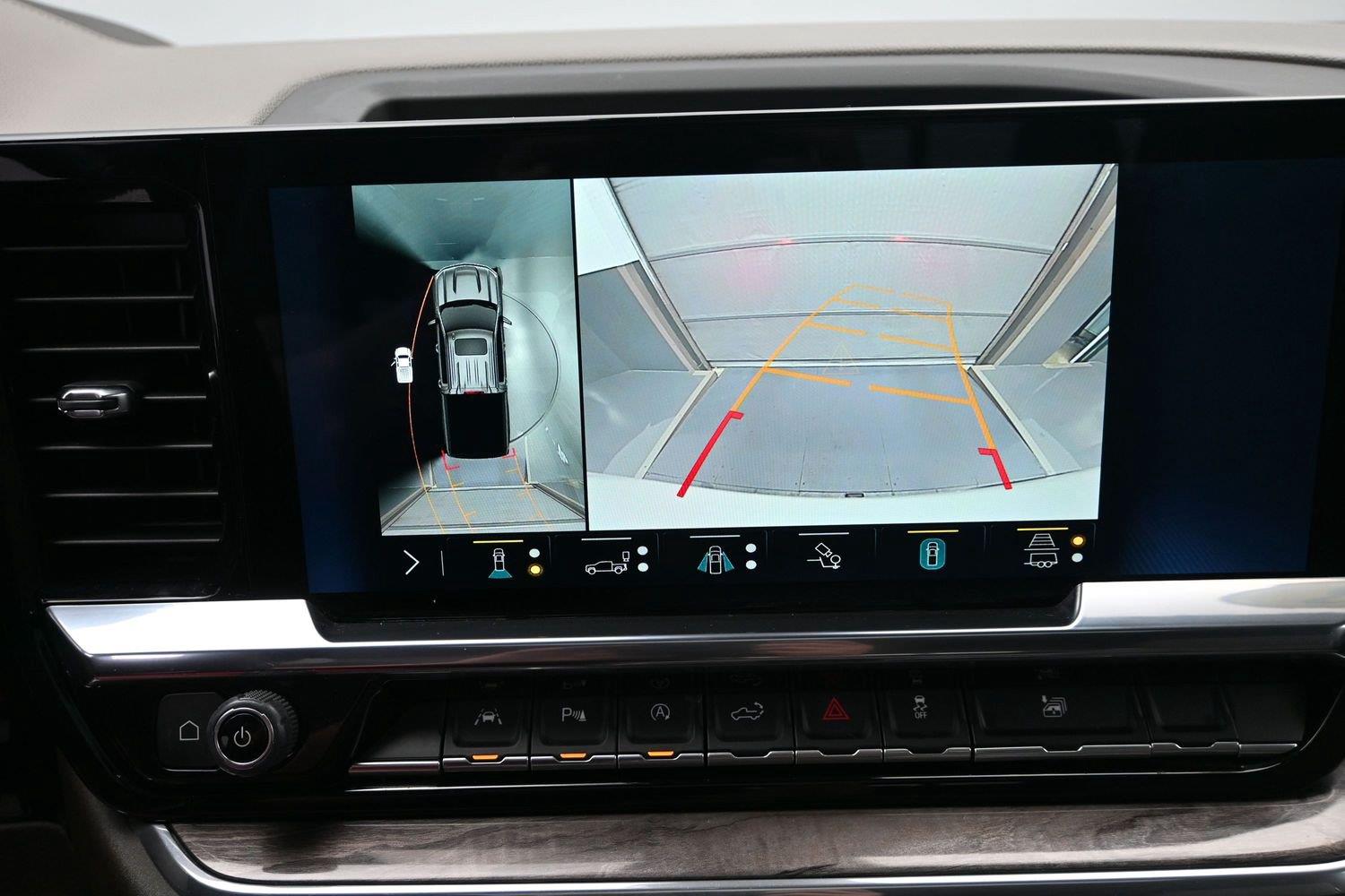 Used 2023 WHITE CHEVROLET  image 35