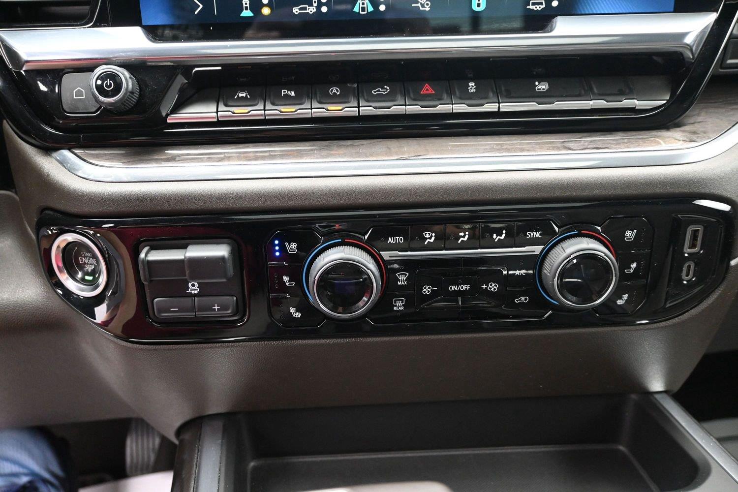 Used 2023 WHITE CHEVROLET  image 36