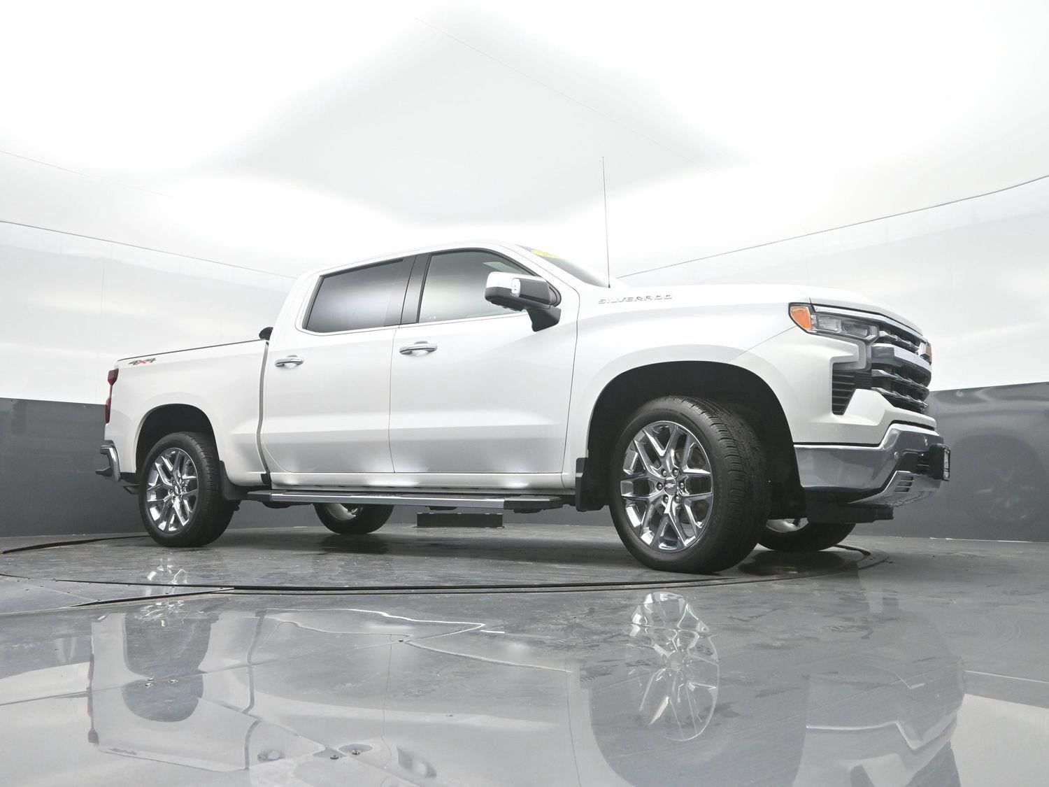 Used 2023 WHITE CHEVROLET  image 43