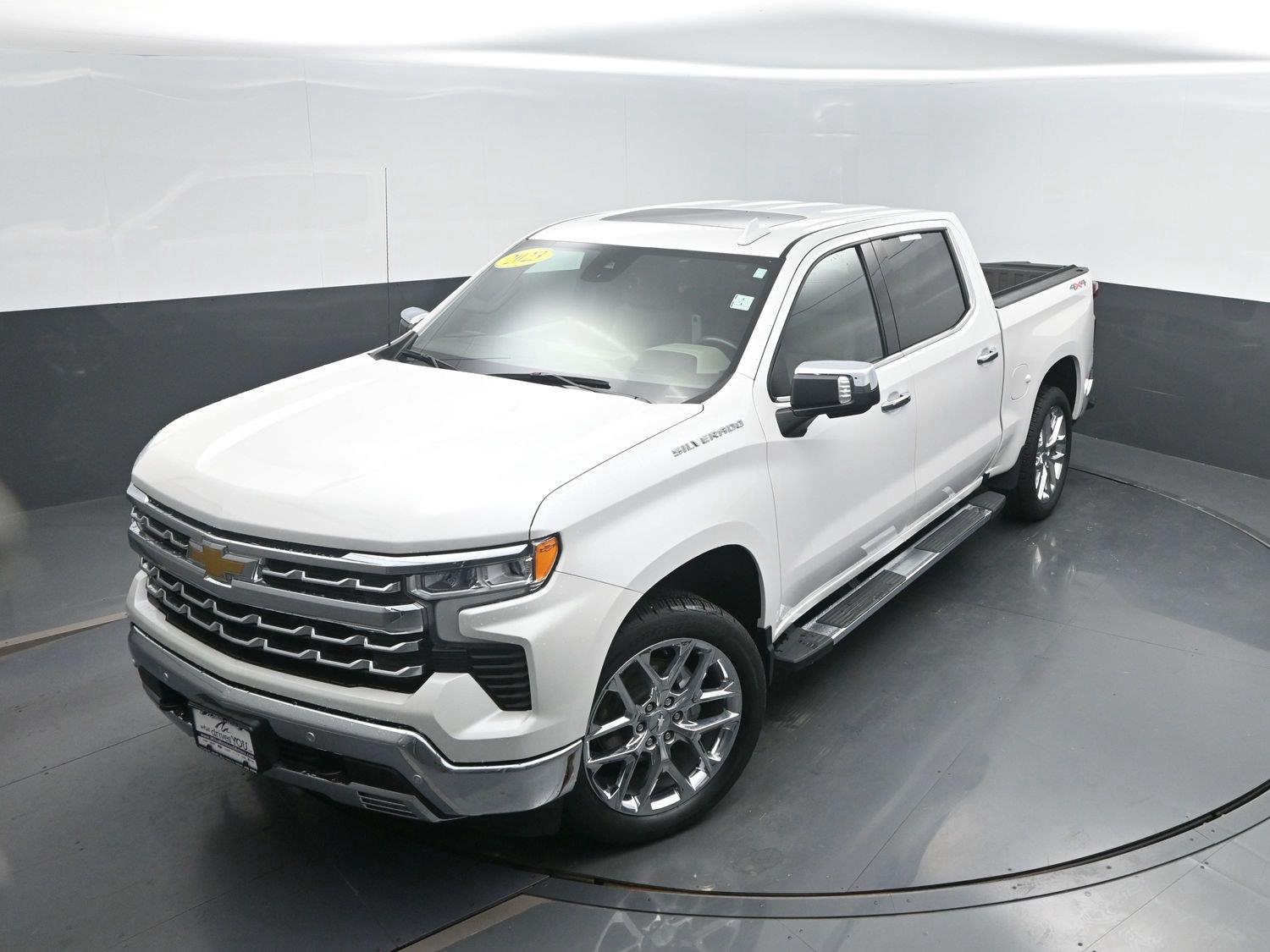 Used 2023 WHITE CHEVROLET  image 44
