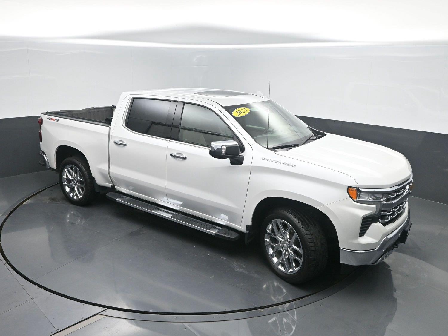 Used 2023 WHITE CHEVROLET  image 47