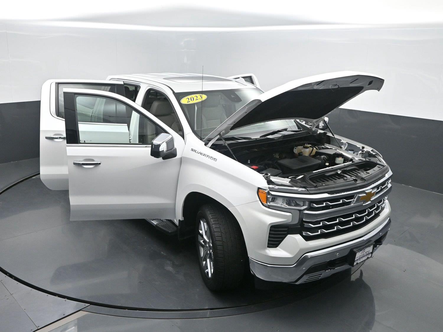 Used 2023 WHITE CHEVROLET  image 52