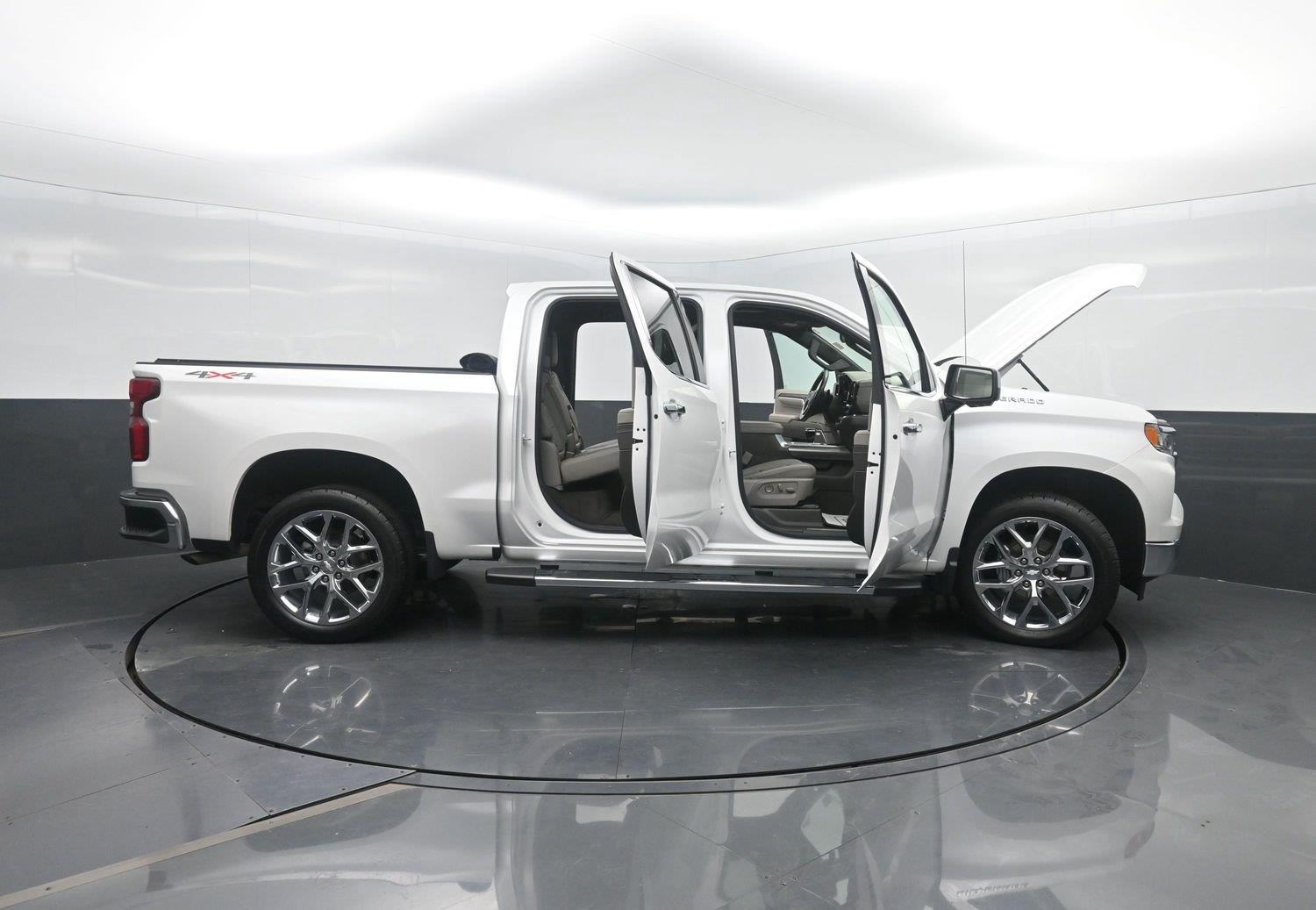 Used 2023 WHITE CHEVROLET  image 54