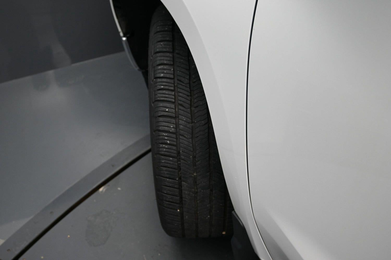 Used 2023 WHITE CHEVROLET  image 6
