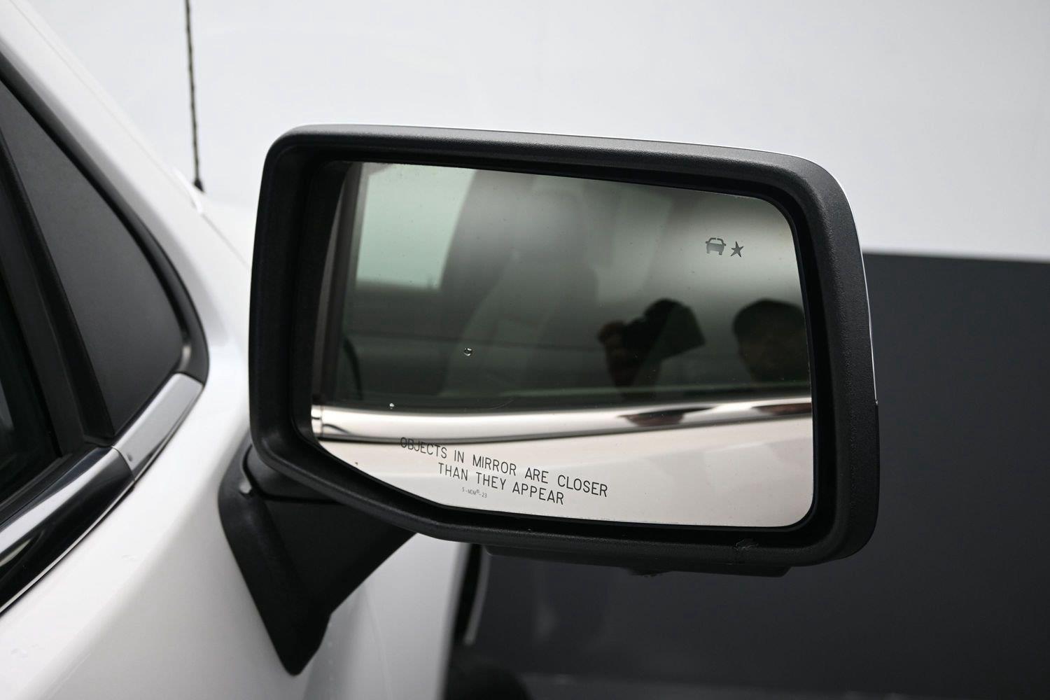 Used 2023 WHITE CHEVROLET  image 9