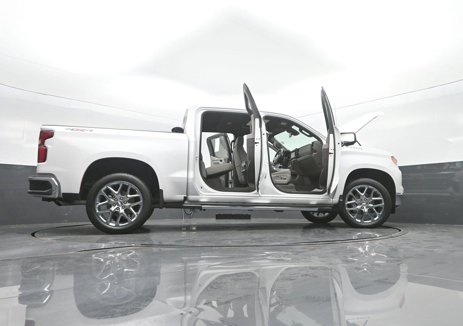 Used 2023 WHITE CHEVROLET  image 58