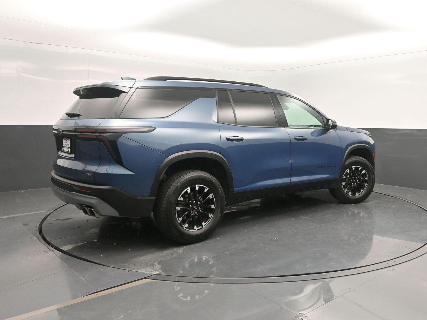 Lakeshore Blue Metallic 2024 Chevrolet Traverse SUV / Crossover Four-Wheel Drive 8-Speed Automatic