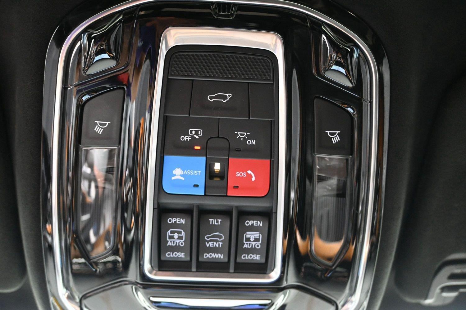 Used 2022 Bright White Clearcoat Jeep Series III image 33