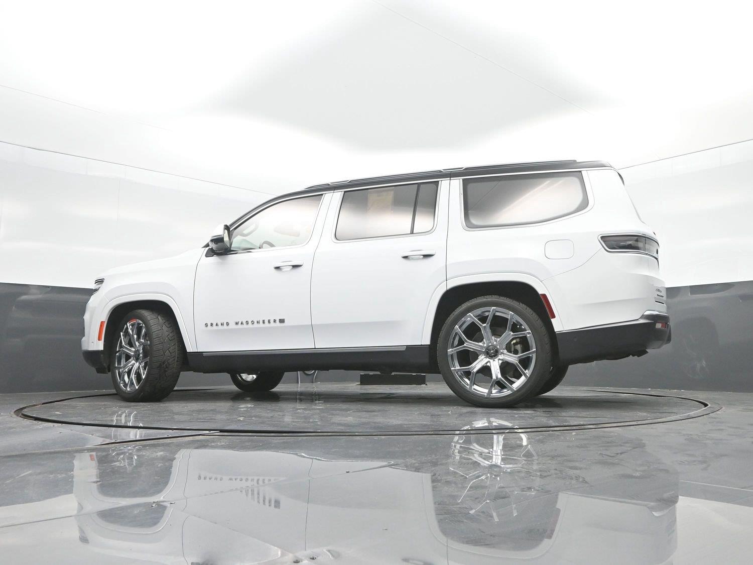 Used 2022 Bright White Clearcoat Jeep Series III image 36