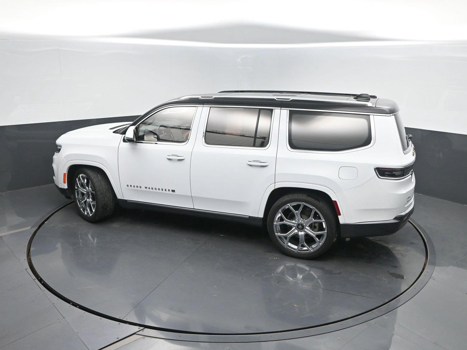 Used 2022 Bright White Clearcoat Jeep Series III image 40