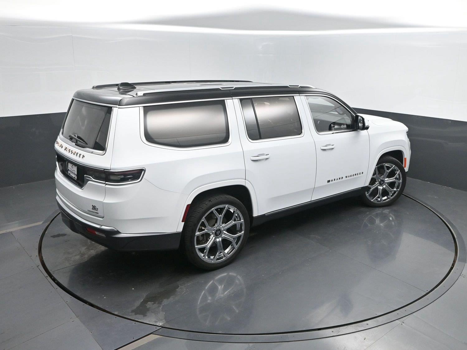 Used 2022 Bright White Clearcoat Jeep Series III image 41