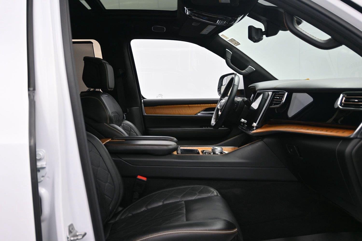 Used 2022 Bright White Clearcoat Jeep Series III image 10