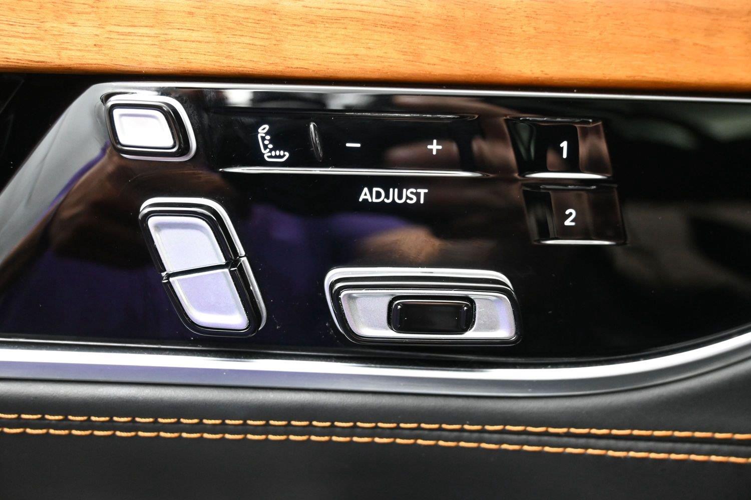 Used 2022 Bright White Clearcoat Jeep Series III image 21