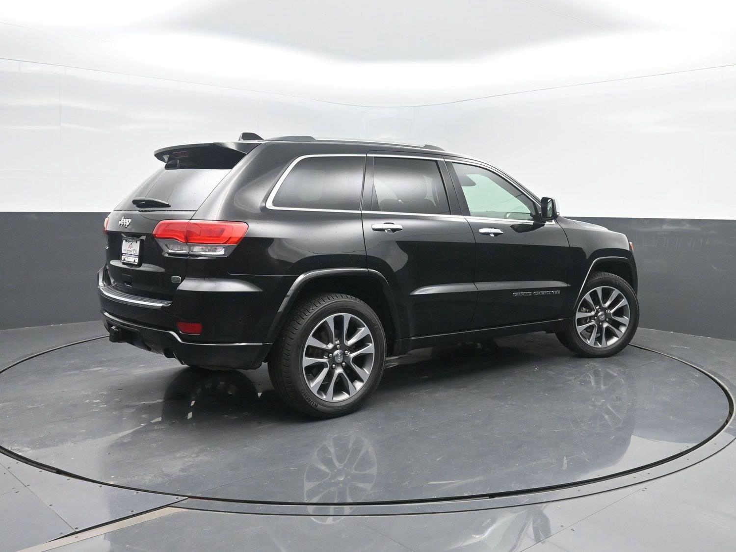 Diamond Black Crystal Pearlcoat 2018 Jeep Grand Cherokee SUV / Crossover Four-Wheel Drive 8-Speed Automatic