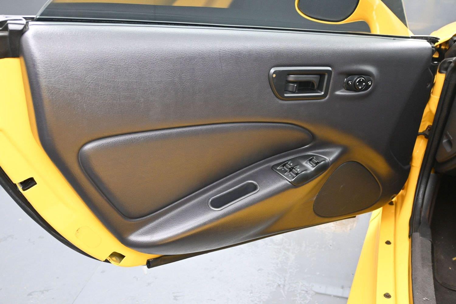 Used 1999  Plymouth  image 12