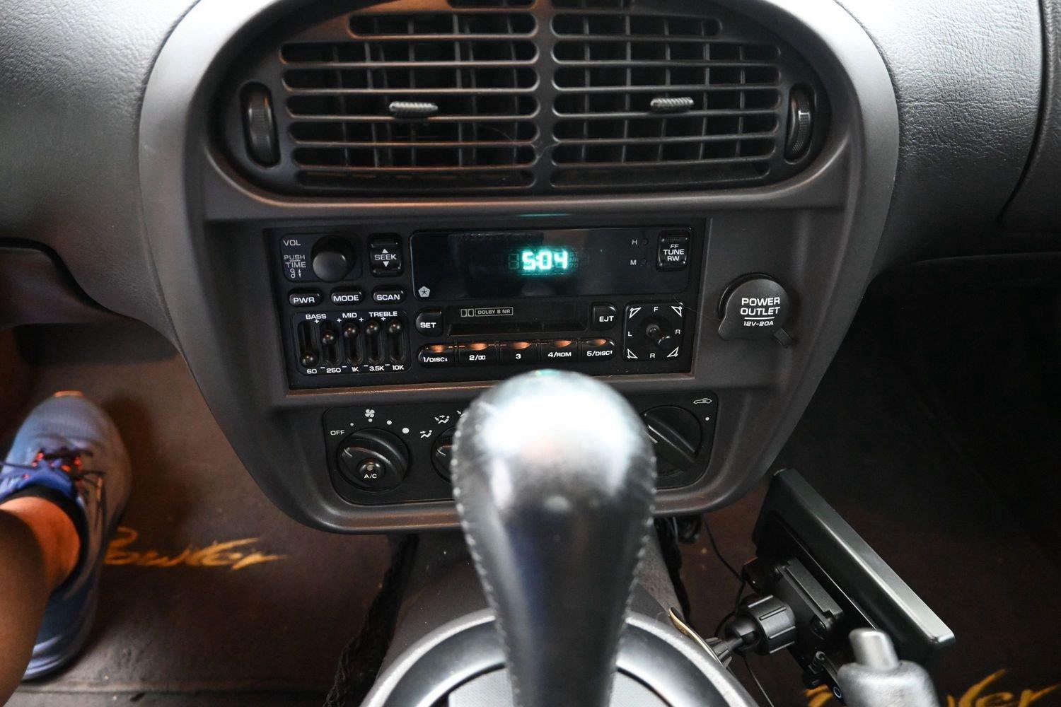 Used 1999  Plymouth  image 18