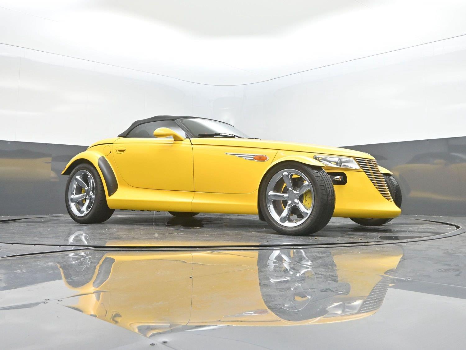 Used 1999  Plymouth  image 24