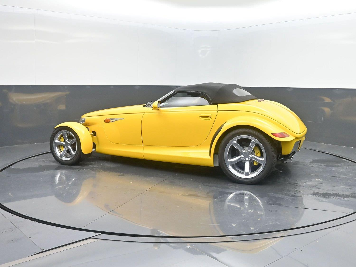 Used 1999  Plymouth  image 29