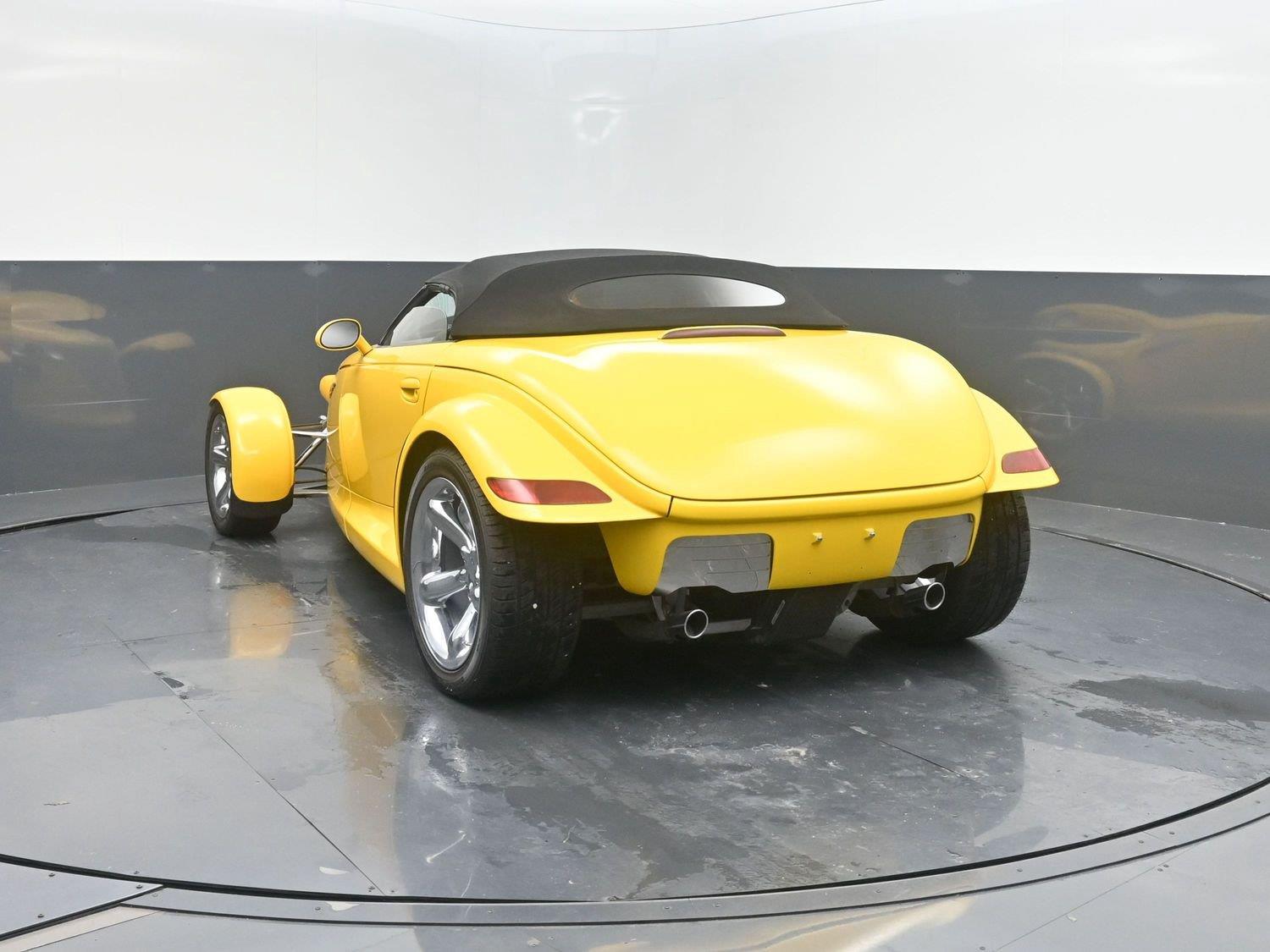 Used 1999  Plymouth  image 32
