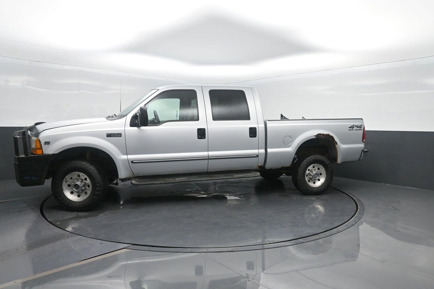  2000 Ford F-350 Super Duty Pickup Truck  