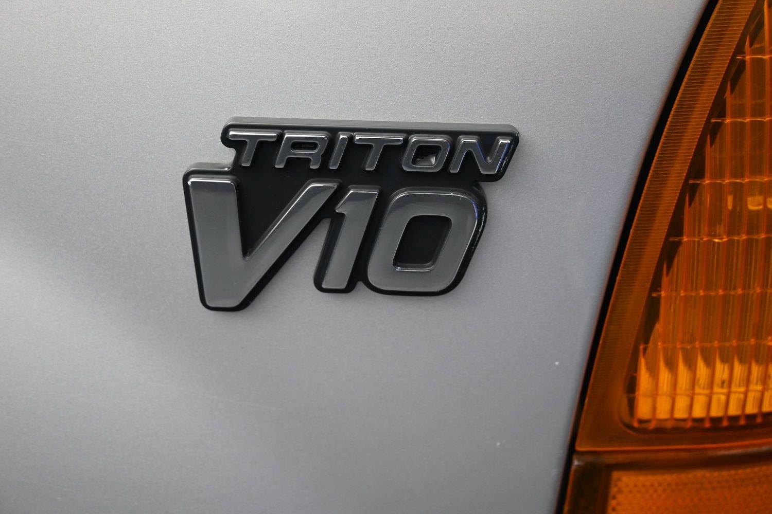 Used 2000  Ford Lariat image 6