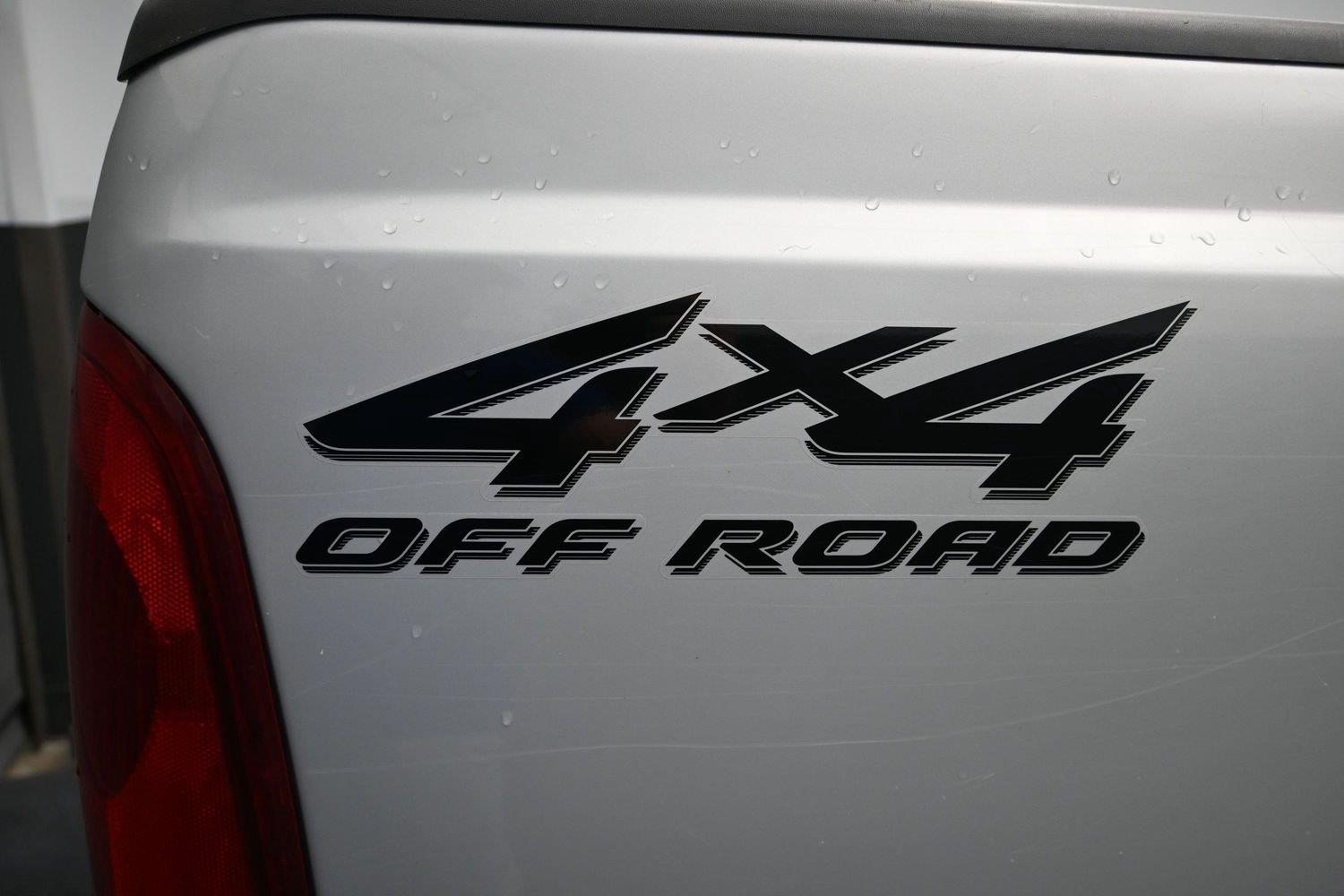 Used 2000  Ford Lariat image 14