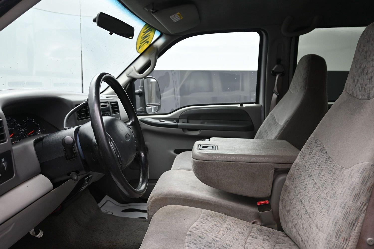 Used 2000  Ford Lariat image 19