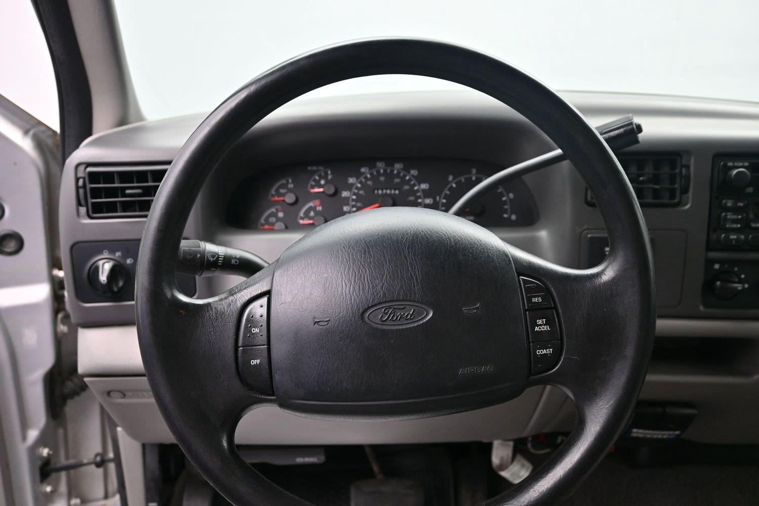Used 2000  Ford Lariat image 20
