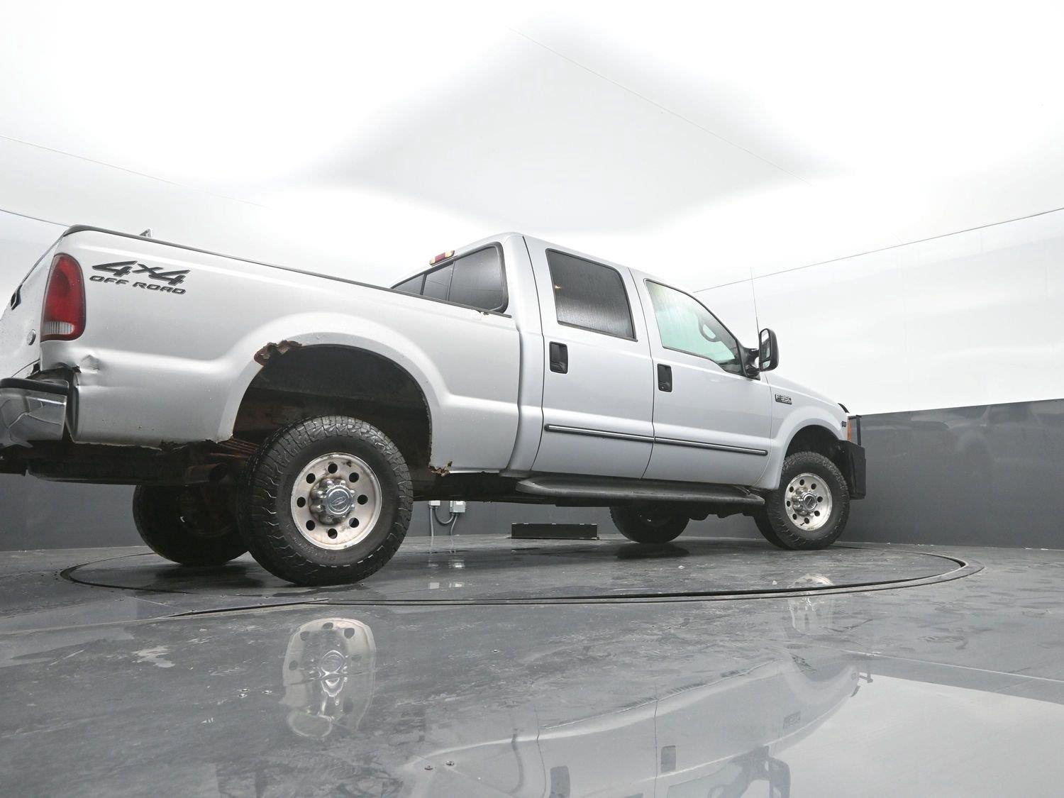 Used 2000  Ford Lariat image 27