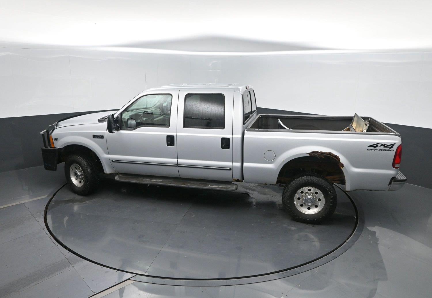 Used 2000  Ford Lariat image 30