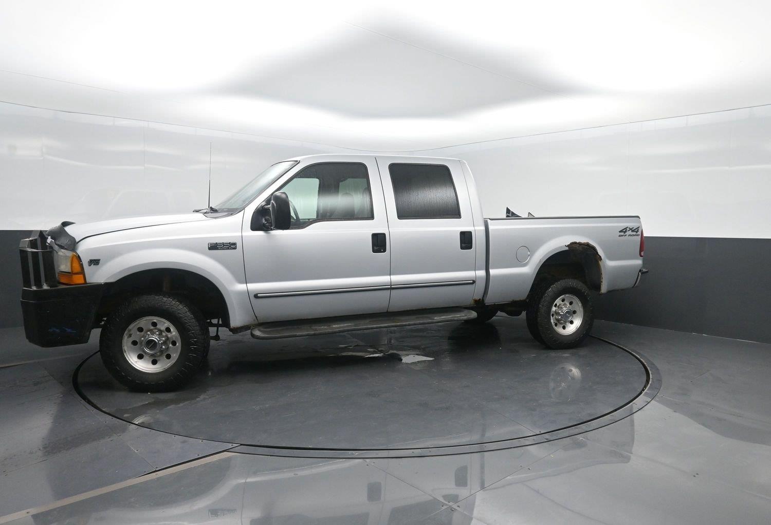 Used 2000  Ford Lariat image 34