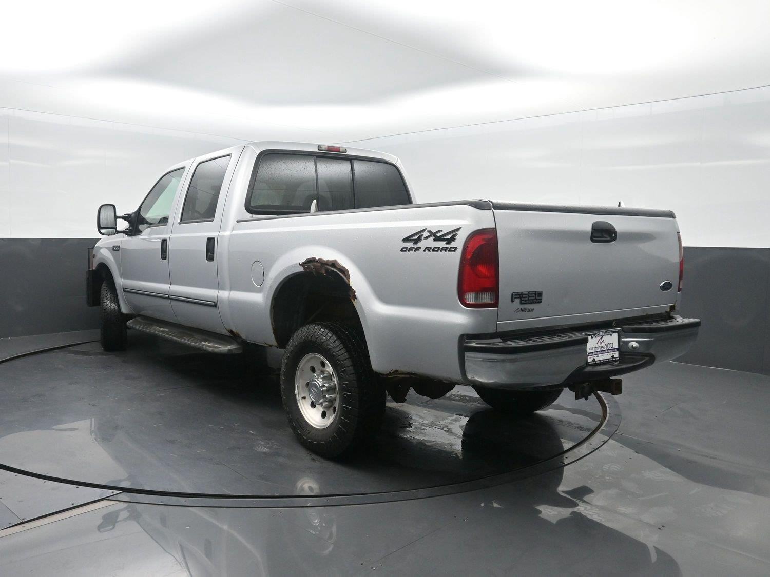 Used 2000  Ford Lariat image 36