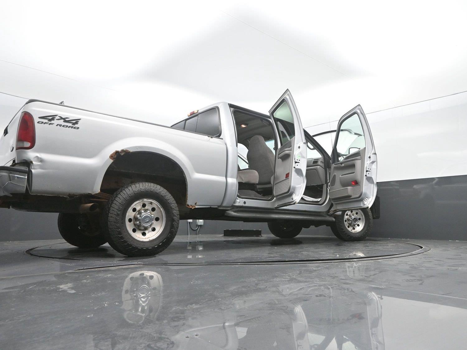 Used 2000  Ford Lariat image 42