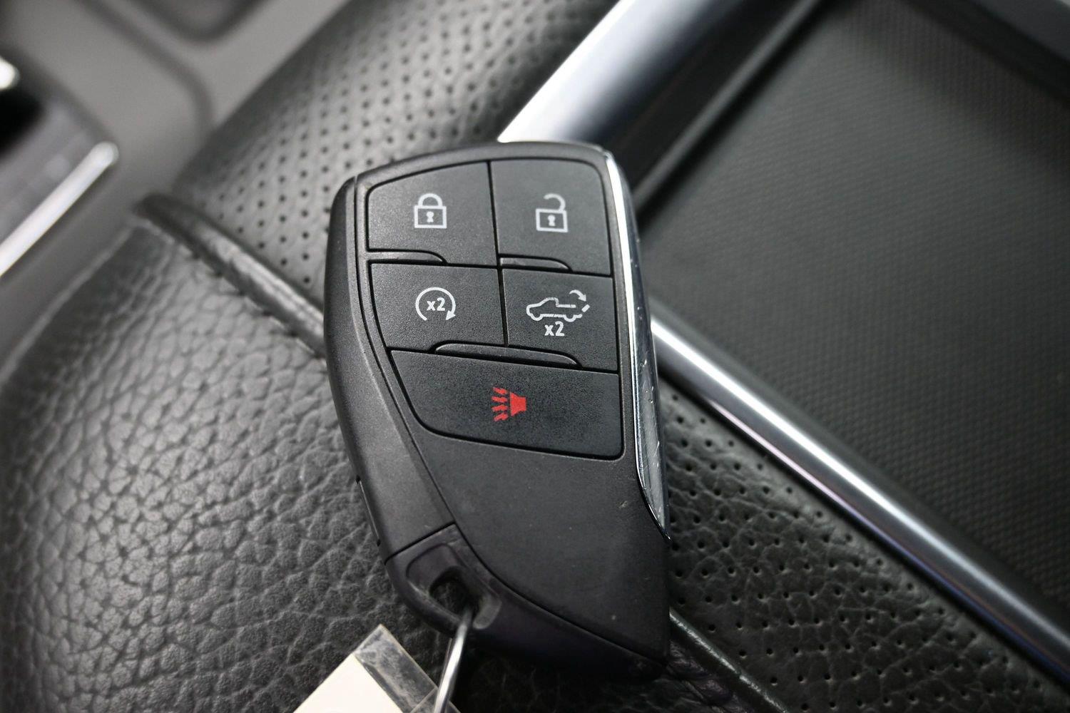 Used 2022 Summit White GMC Denali image 39