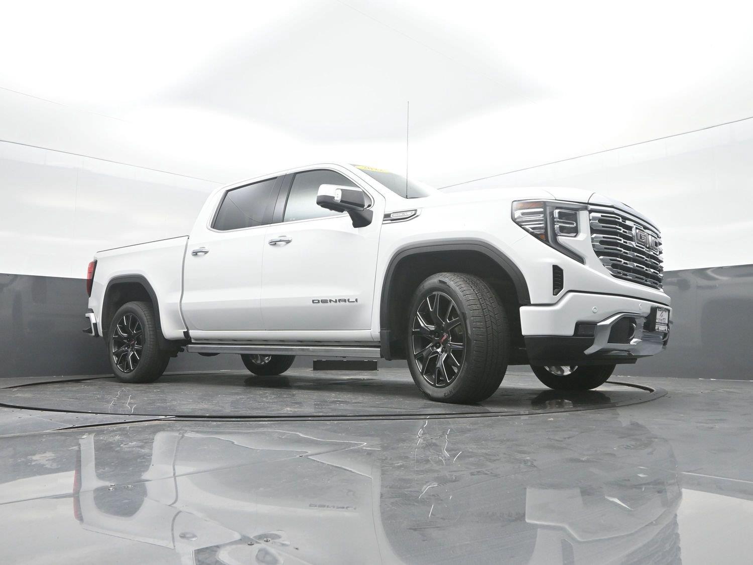 Used 2022 Summit White GMC Denali image 42