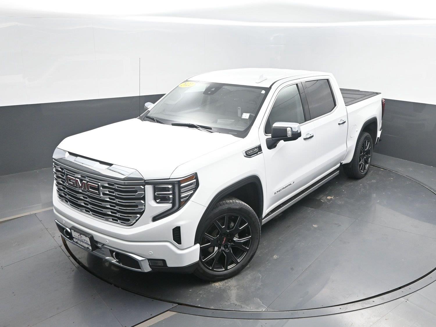 Used 2022 Summit White GMC Denali image 43