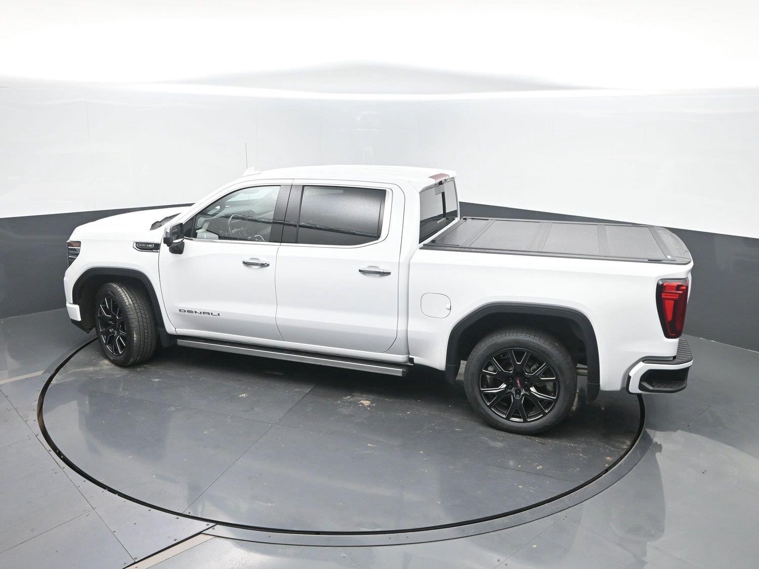 Used 2022 Summit White GMC Denali image 44