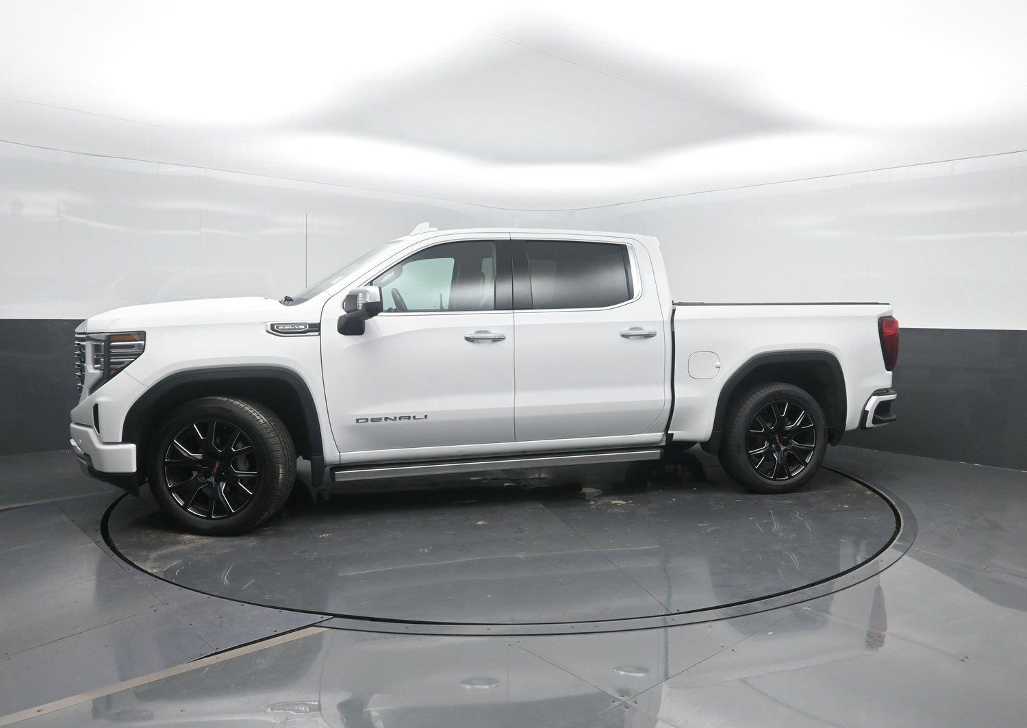 2022 GMC Sierra 1500 Denali Crew Cab 4WD