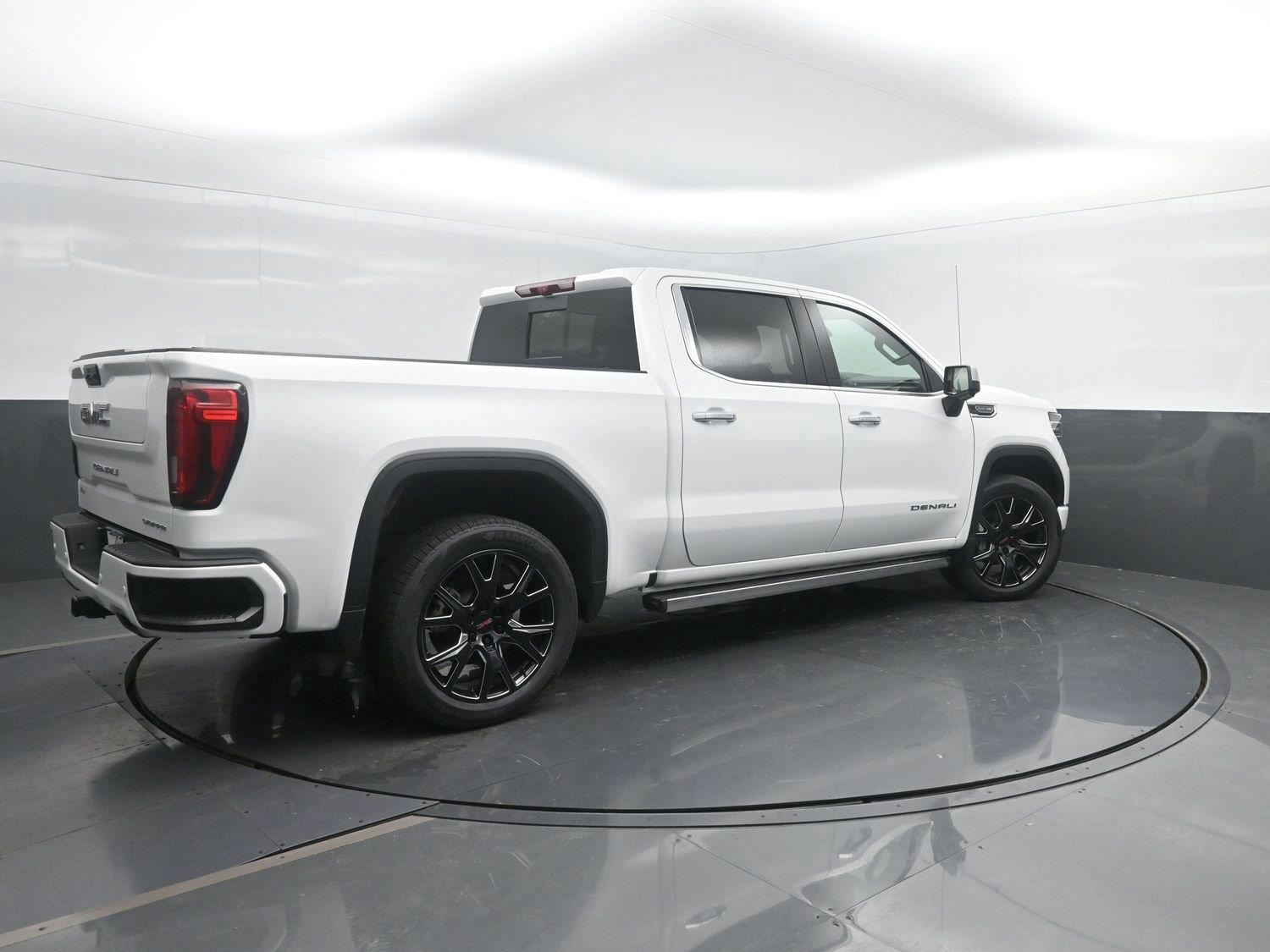 Summit White 2022 GMC Sierra 1500 Pickup Truck Four-Wheel Drive Automatic