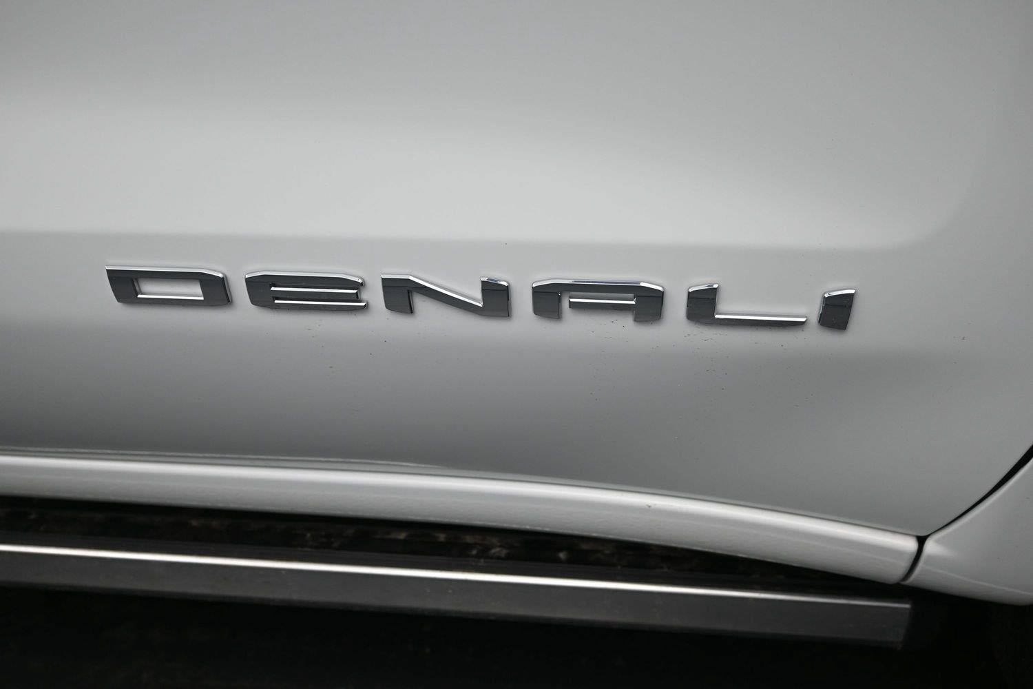 Used 2022 Summit White GMC Denali image 8