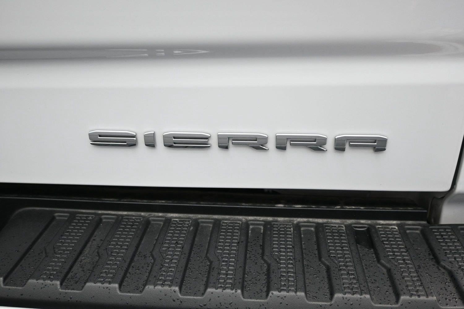 Used 2022 Summit White GMC Denali image 18