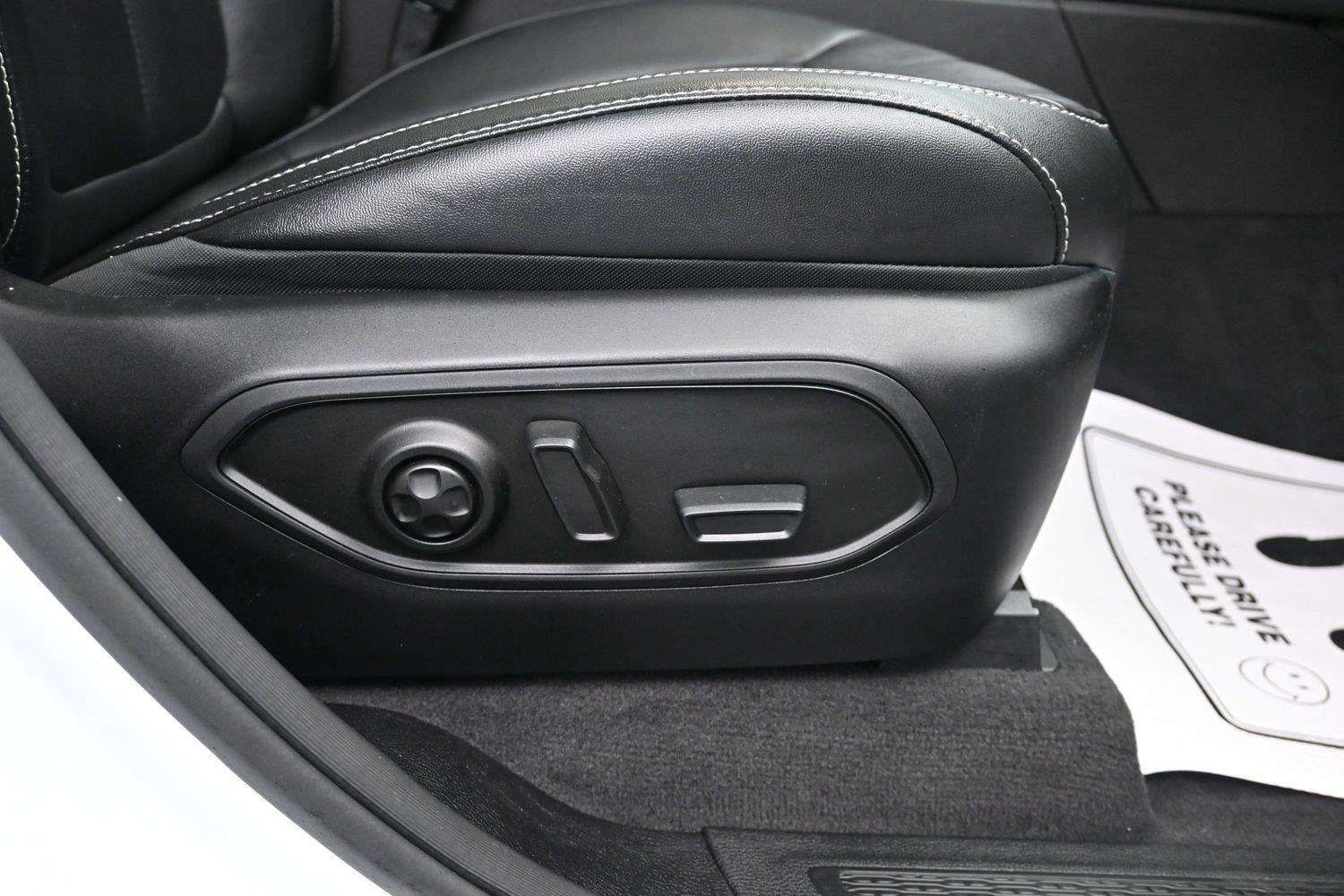 Used 2021 Bright White Clearcoat Jeep Limited image 10