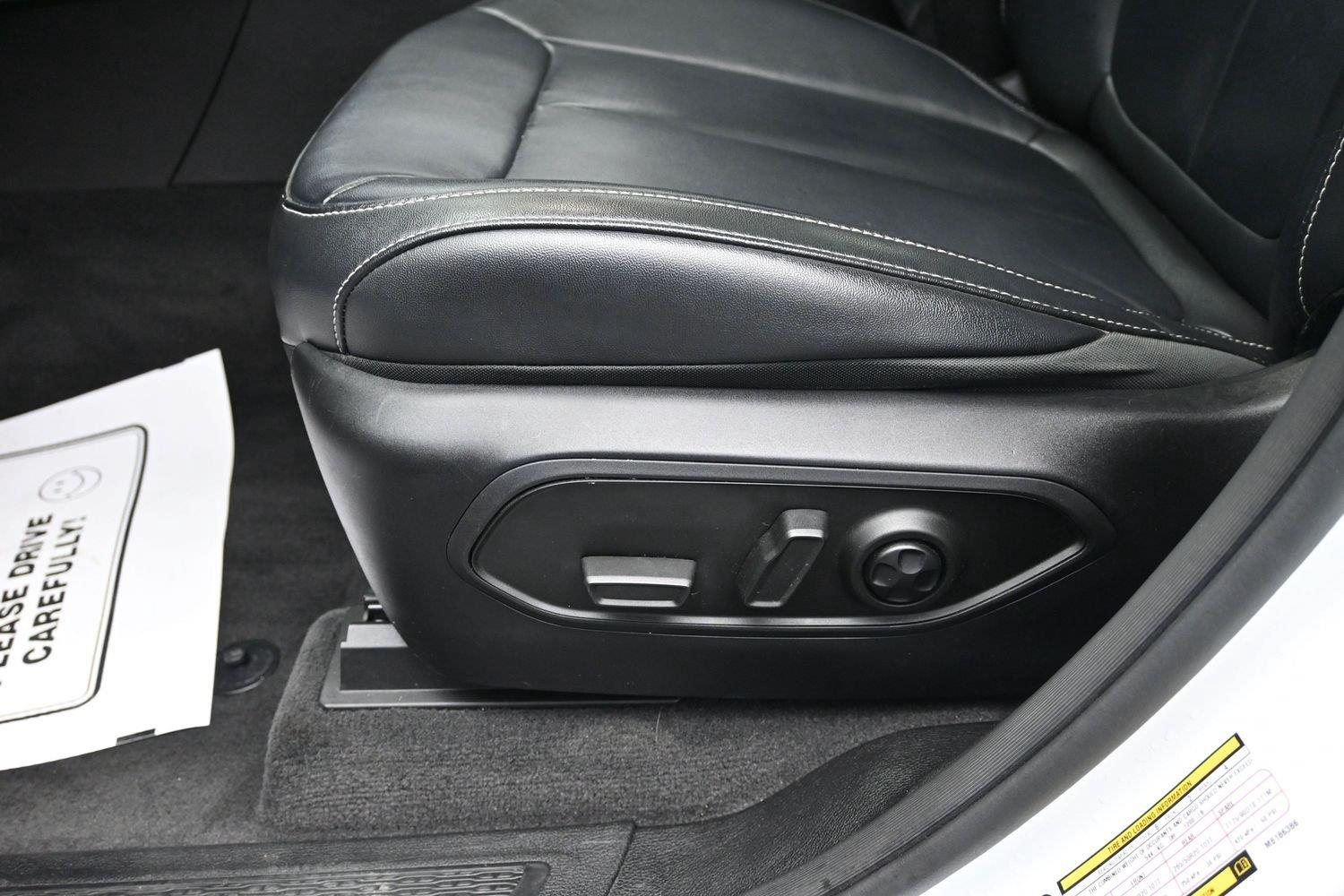 Used 2021 Bright White Clearcoat Jeep Limited image 23