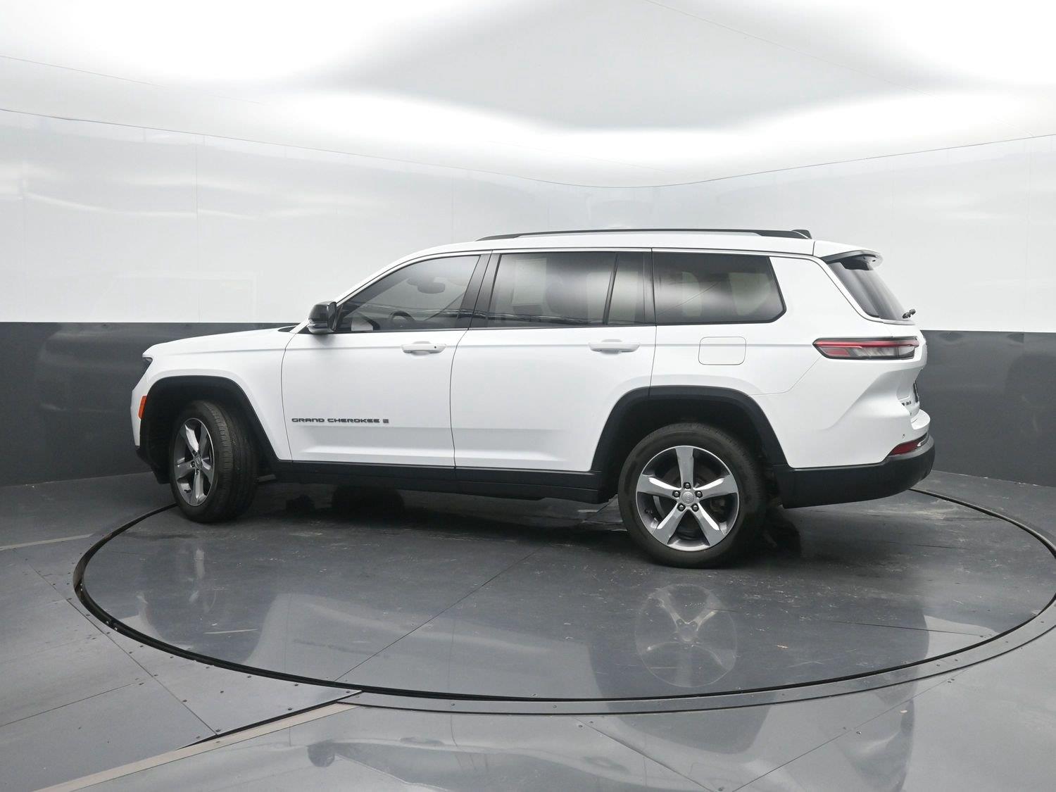 Used 2021 Bright White Clearcoat Jeep Limited image 43