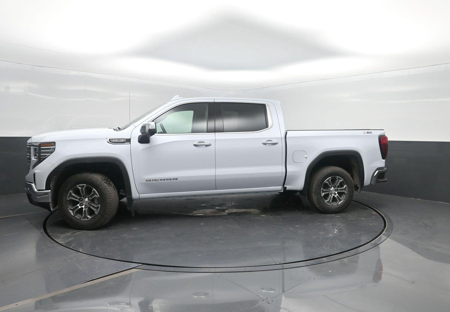 Glacier White Tricoat 2026 GMC Sierra 1500 Pickup Truck Four-Wheel Drive Automatic