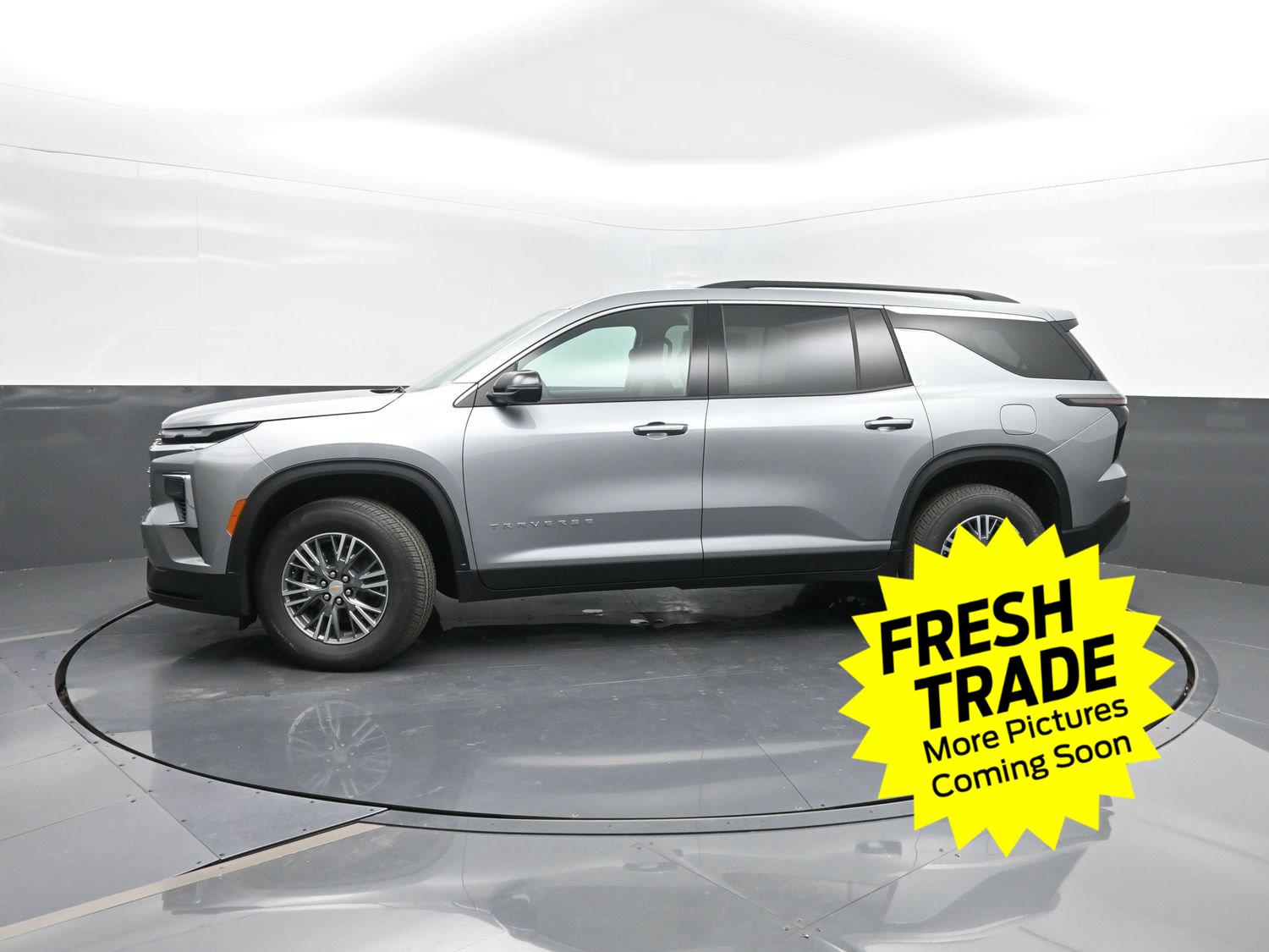Sterling Gray Metallic 2025 Chevrolet Traverse SUV / Crossover Four-Wheel Drive 8-Speed Automatic