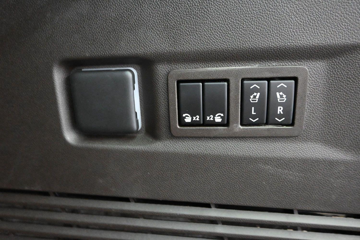 Used 2024 Summit White Chevrolet Z71 image 19