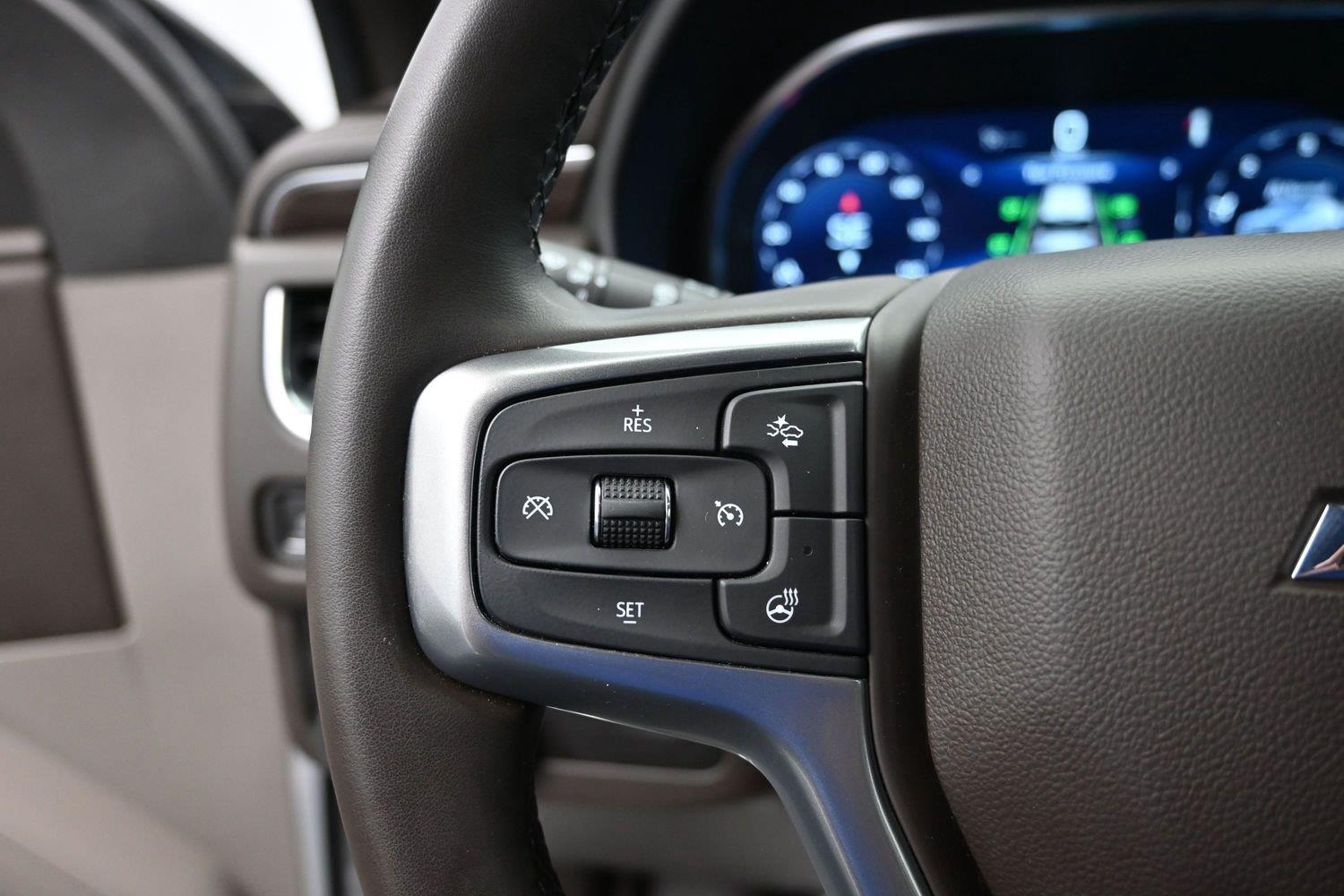 Used 2024 Summit White Chevrolet Z71 image 28
