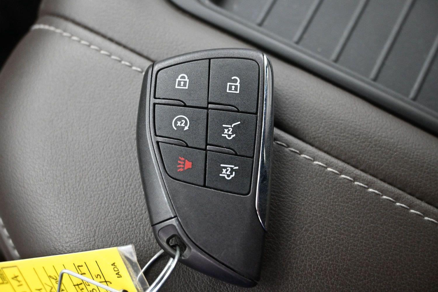 Used 2024 Summit White Chevrolet Z71 image 38